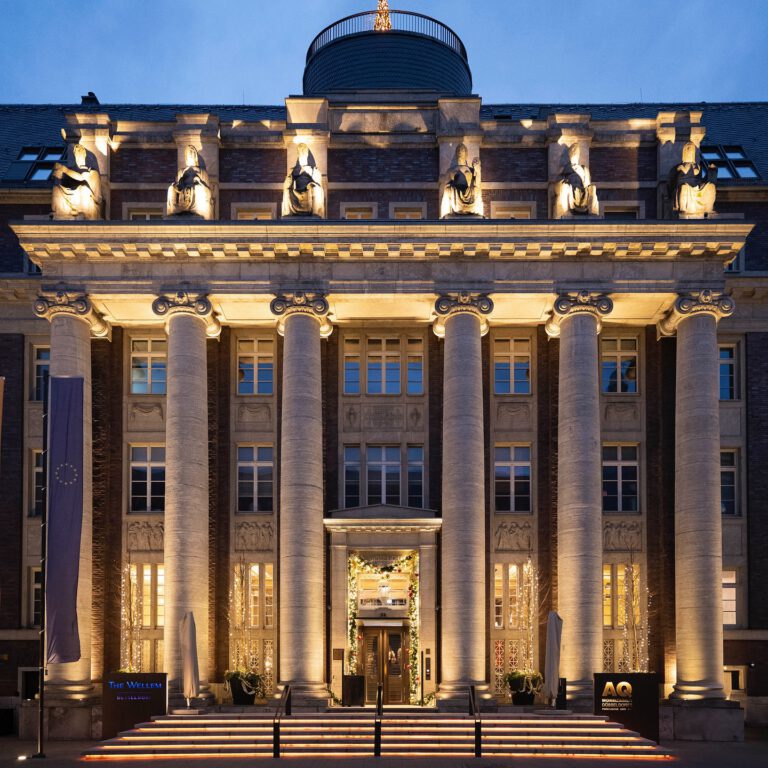 Instagram post from thewellem. This post is in position 19.