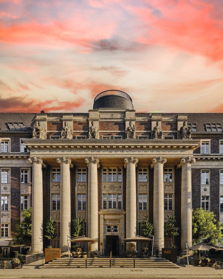 Instagram post from thewellem. This post is in position 11.